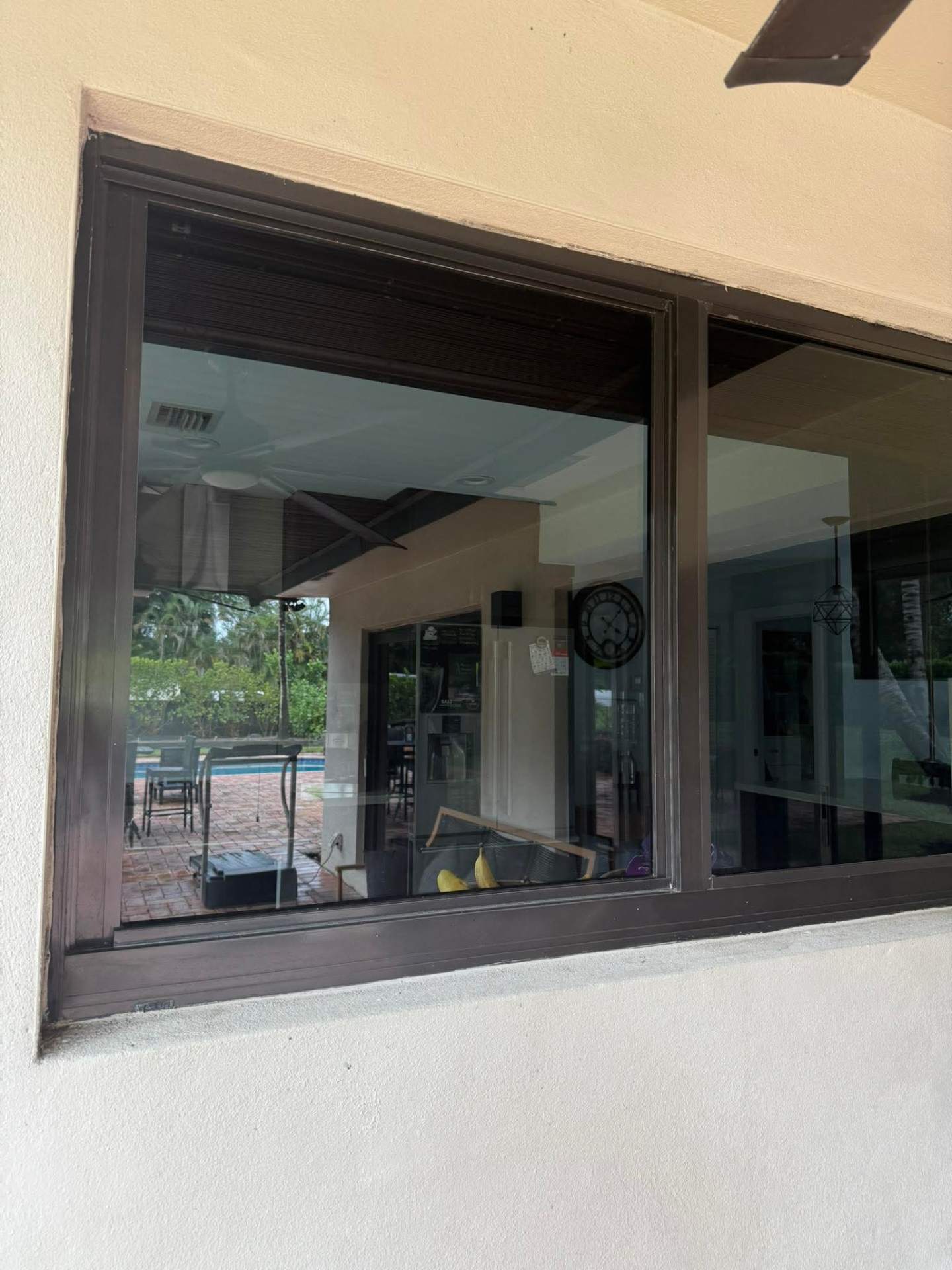 Clean sliding window